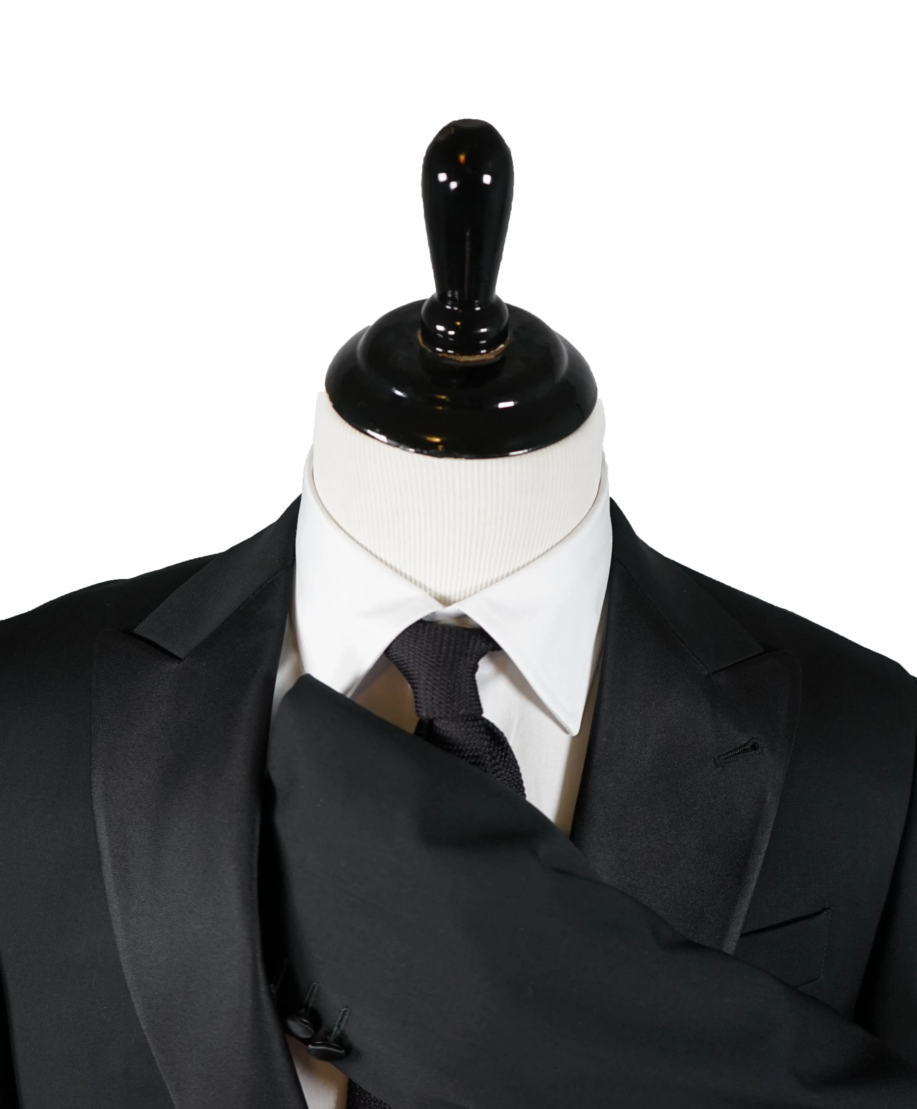 ARMANI COLLEZIONI - Black Peak Lapel 1-Button Satin Tuxedo - 38R