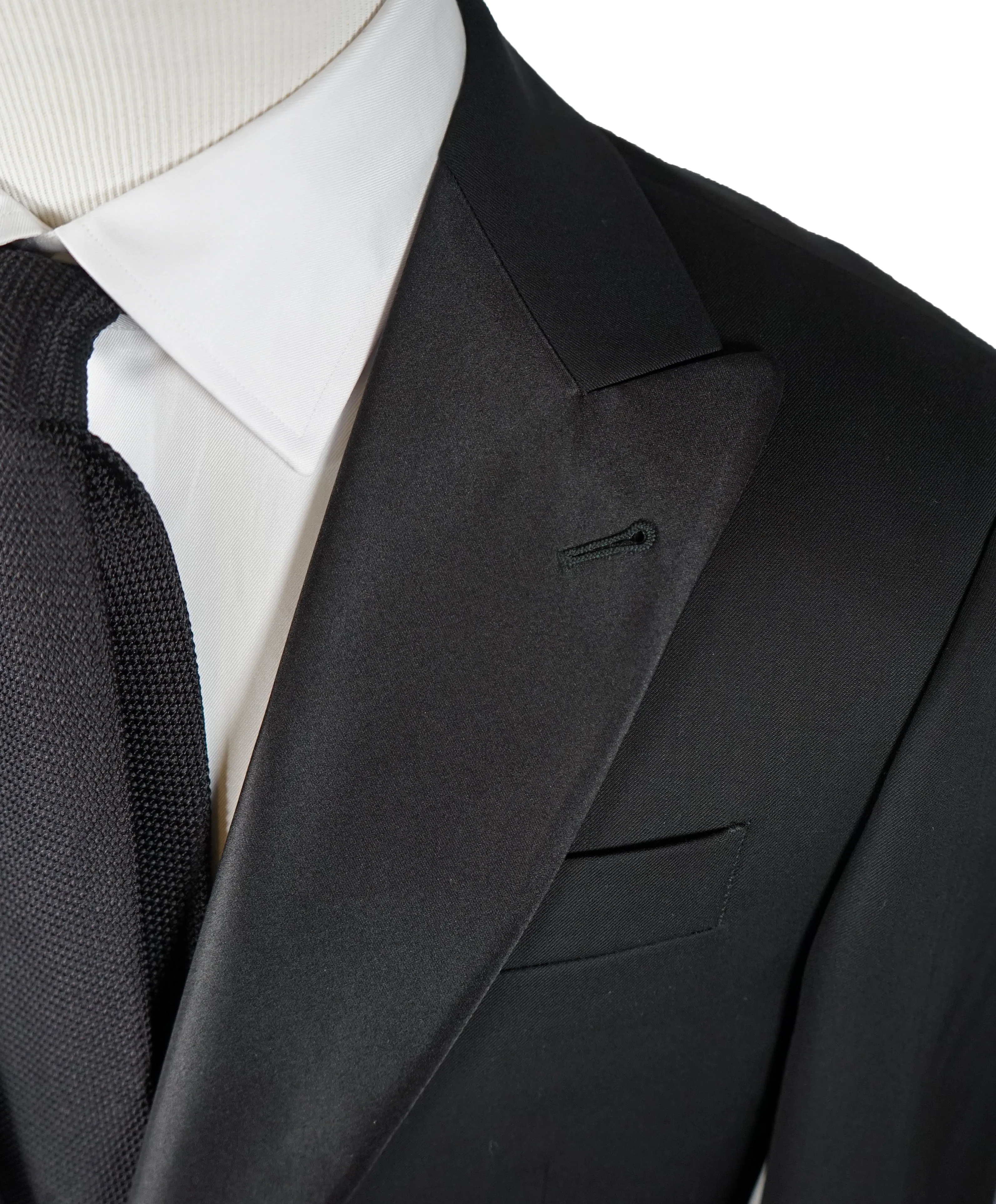 ARMANI COLLEZIONI - Black Peak Lapel 1-Button Satin Tuxedo - 38R