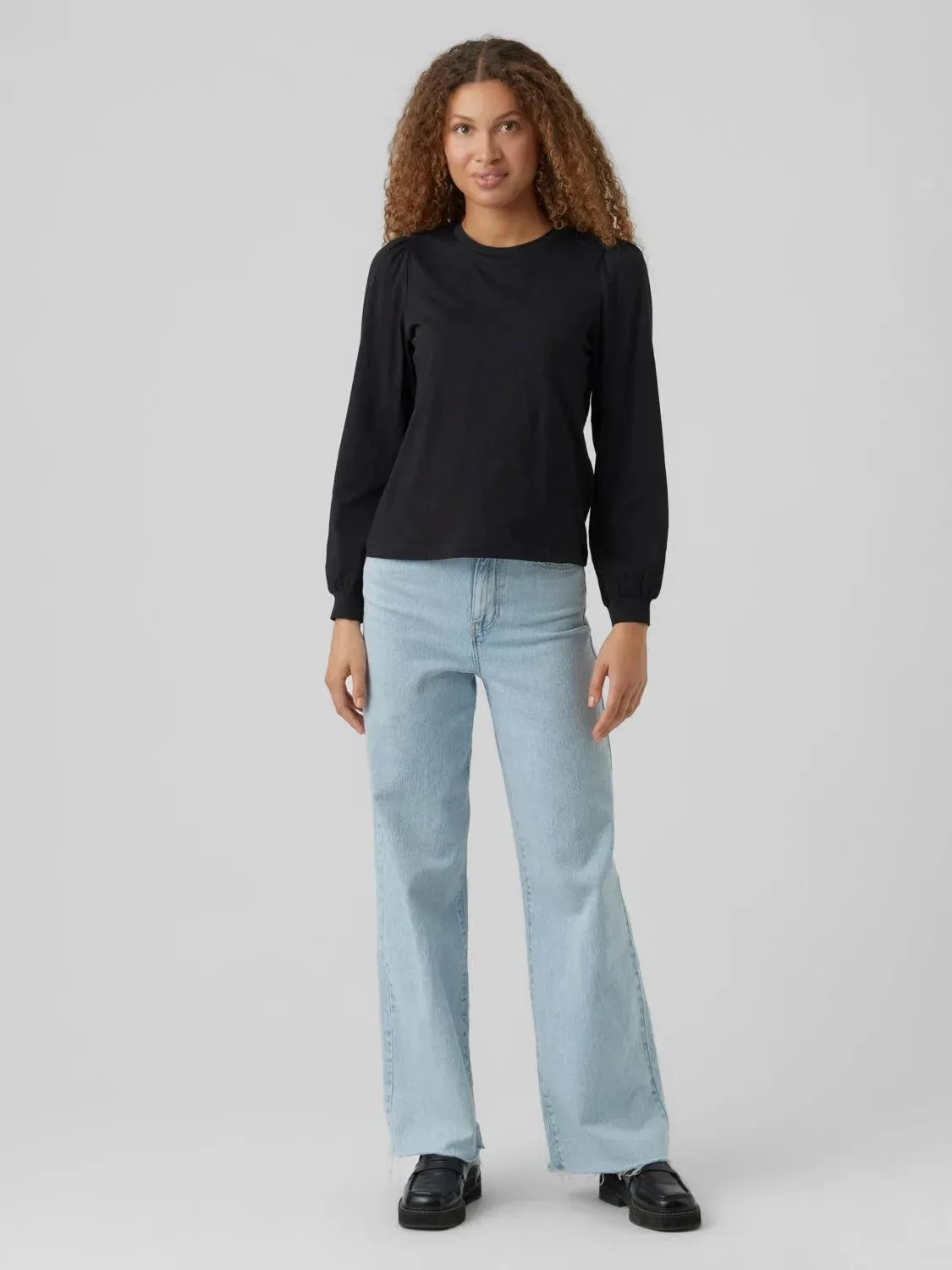 Camiseta de Mujer Vero Moda Manga Larga Abullonada Kerry Black