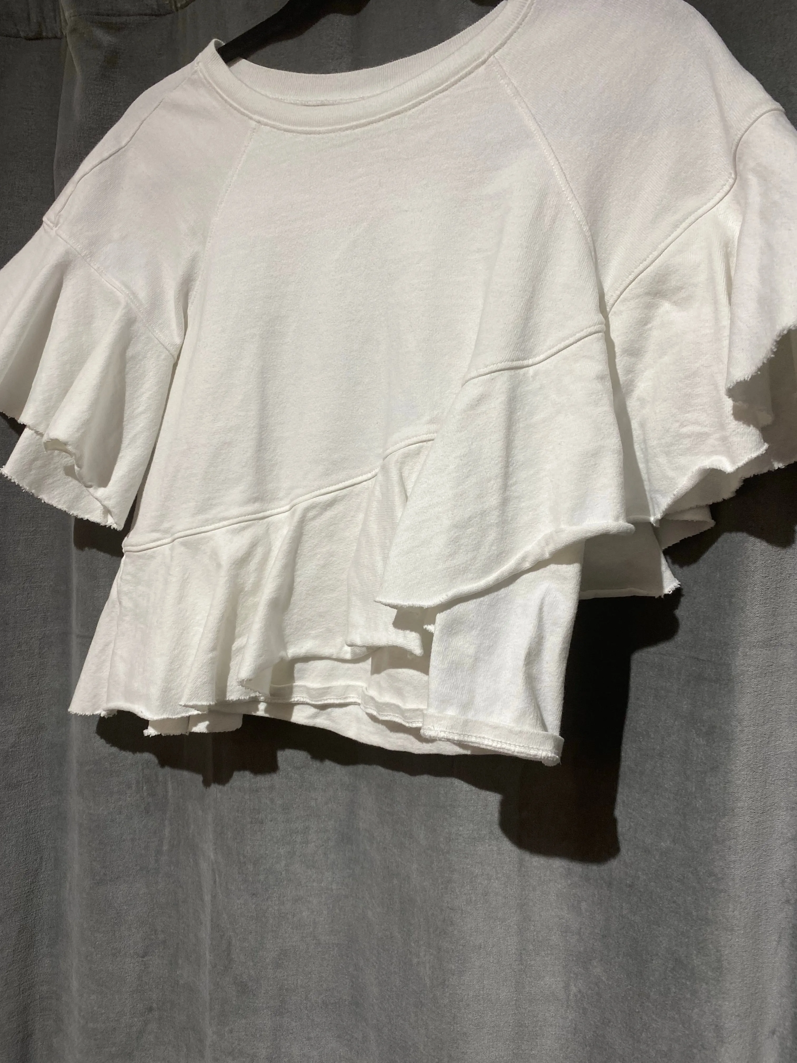 Cinq a sept Cropped Cream Ruffle T Shirt