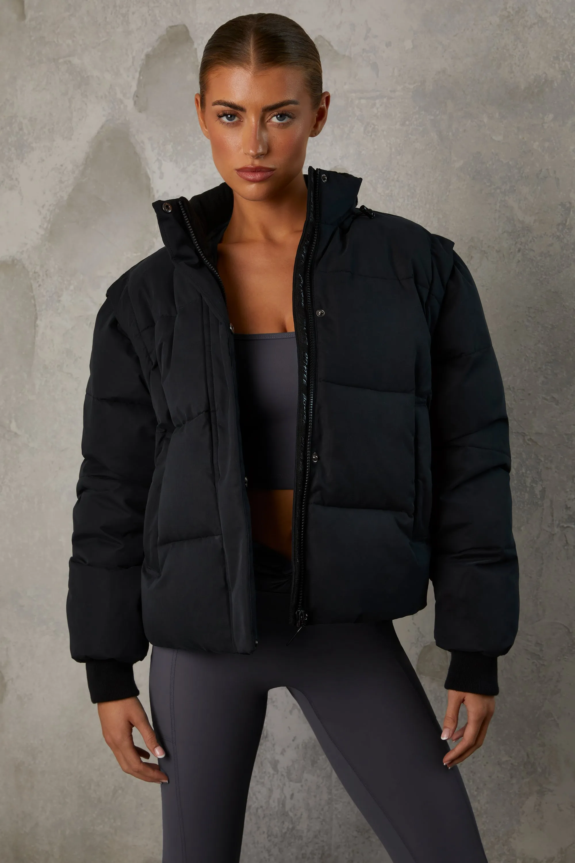Essential - Cropped Puffer Jacket with Detachable Sleeves in Black