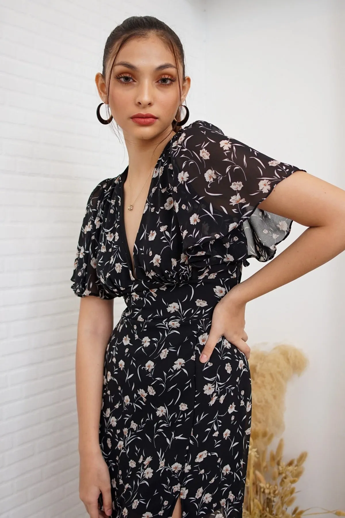 EVERLY Flutter-Sleeve Chiffon Dress (Black)