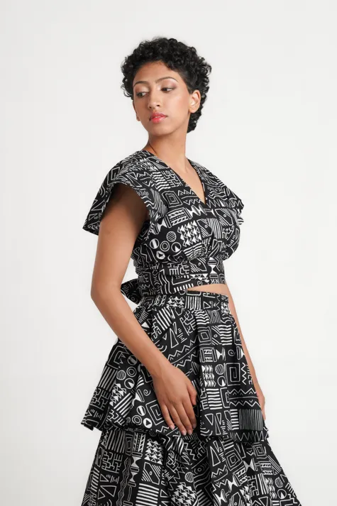 Frida Black/White Crossover Top