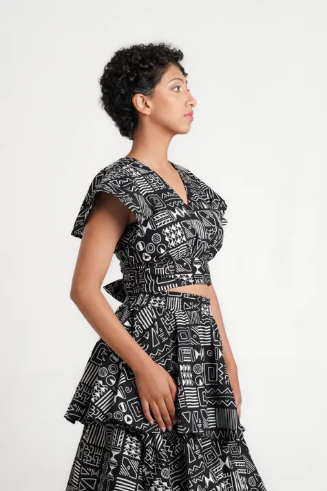 Frida Black/White Crossover Top