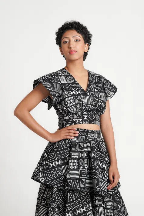 Frida Black/White Crossover Top