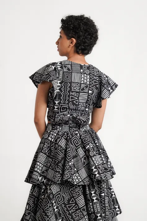 Frida Black/White Crossover Top
