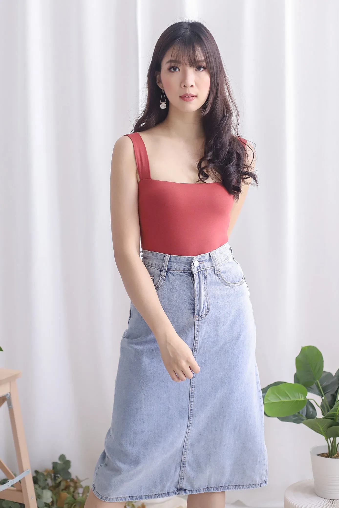 Hera Square Neck Bodysuit In Brick