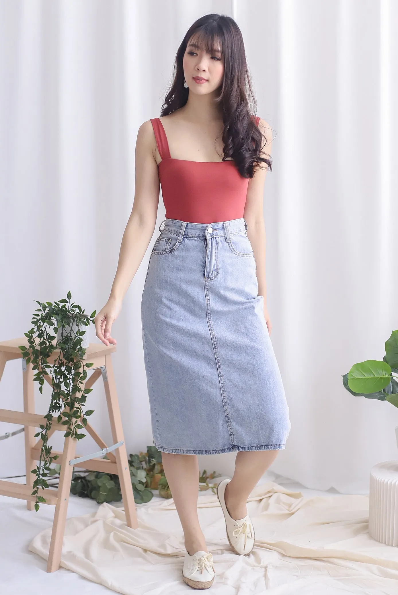 Hera Square Neck Bodysuit In Brick