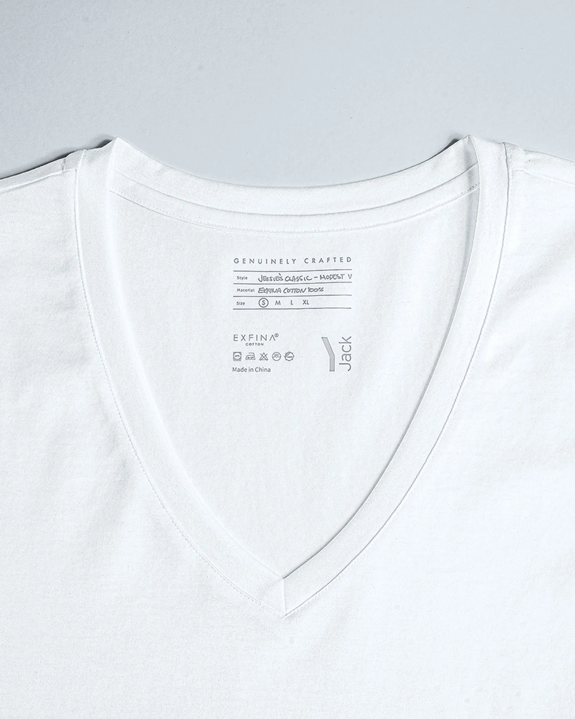 Jessie Classic - V-Neck T-Shirt