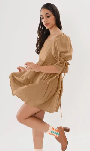 MADILYN Tiered Tie Puff-Sleeve Dress (Latte Brown)