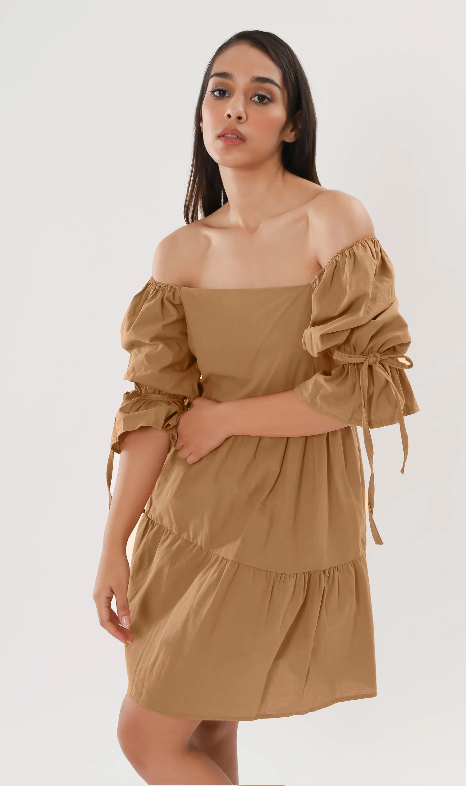 MADILYN Tiered Tie Puff-Sleeve Dress (Latte Brown)