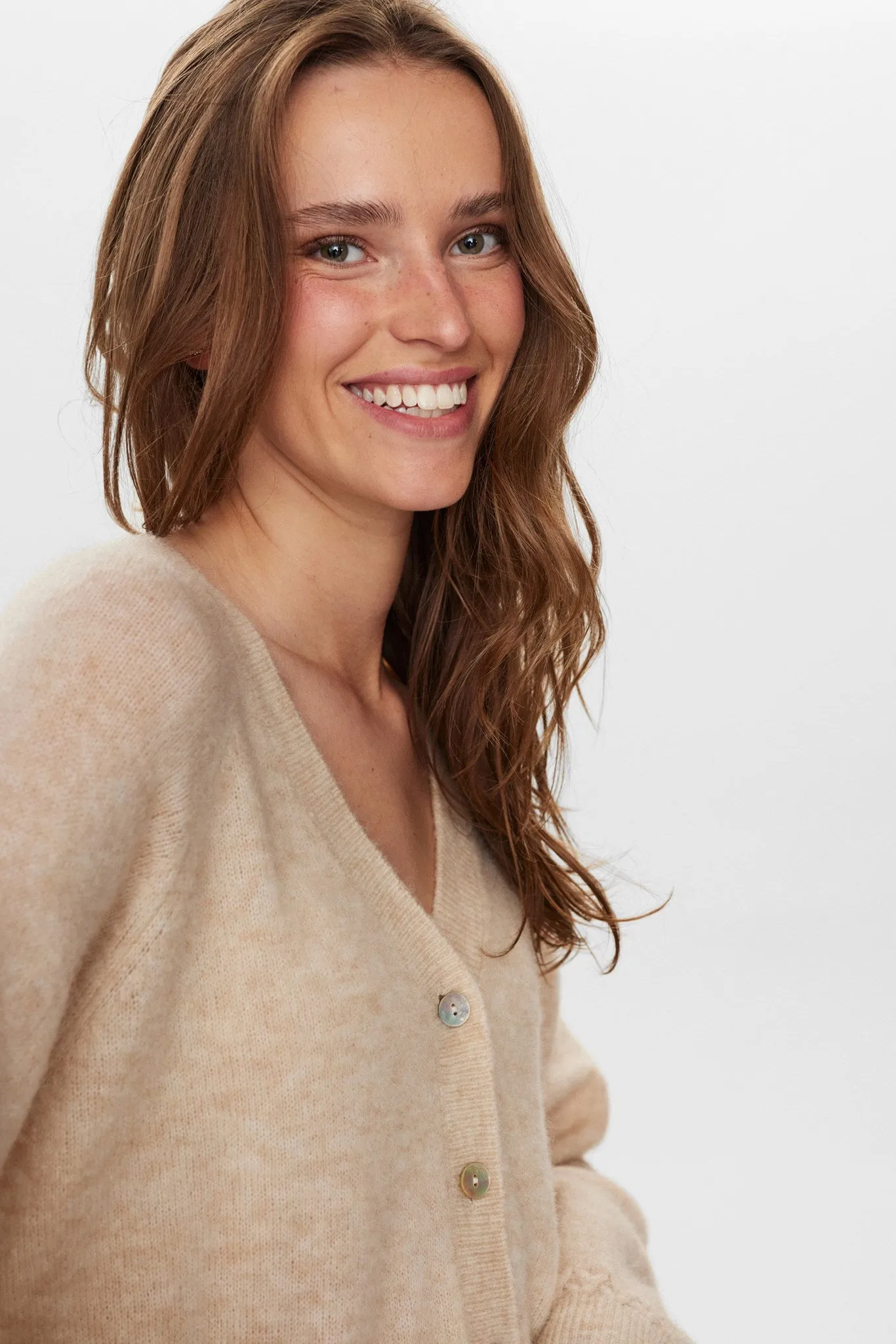 NURIETTE V-NECK CARDIGAN - Sun Kiss