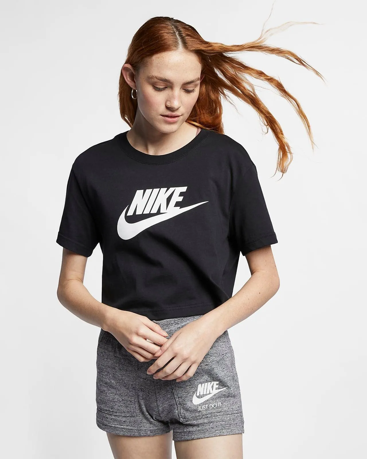 T SHIRT DONNA NIKE CROP SWOOSH FASCHION MAGLIA WOMAN CORTA NERA