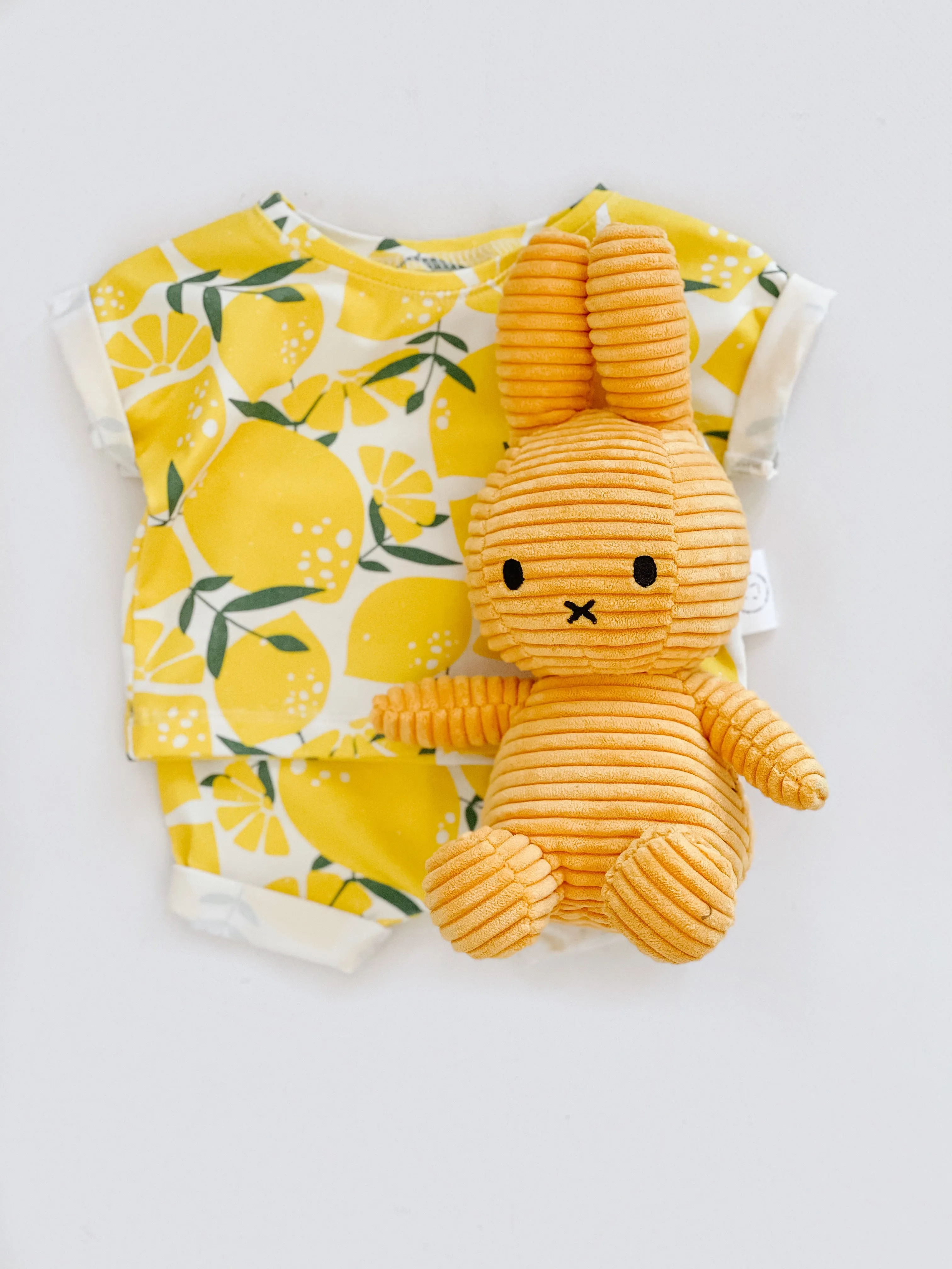 T-shirt With Lemons
